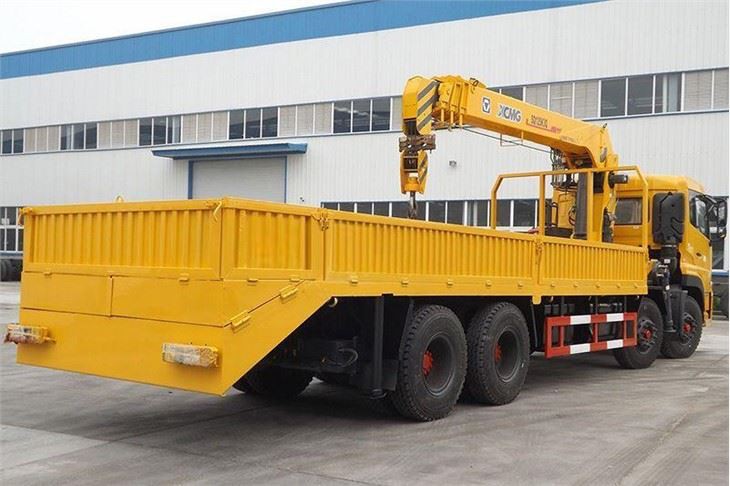 heavy truck mounted telescopic crane(001)